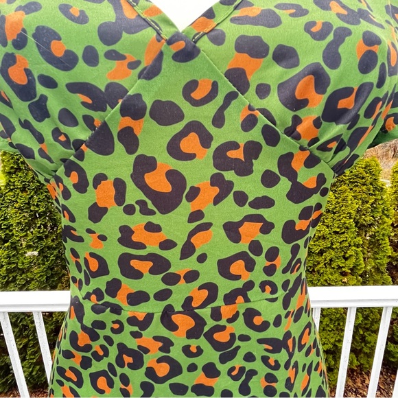 Leopard Print | Vibrant Green & Orange | Mini-Midi Dress | Size Med - Picture 8 of 10